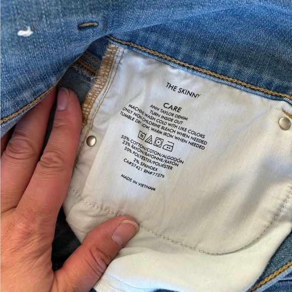 Ann Taylor Size 14 Tall Skinny Jeans Light Wash - Picture 3 of 4